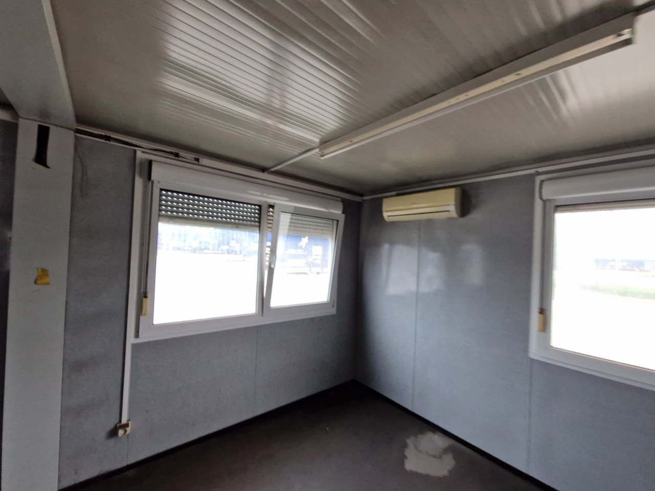 Woonunit / tijdelijke woning / kantoorunit 12x9m 108m2