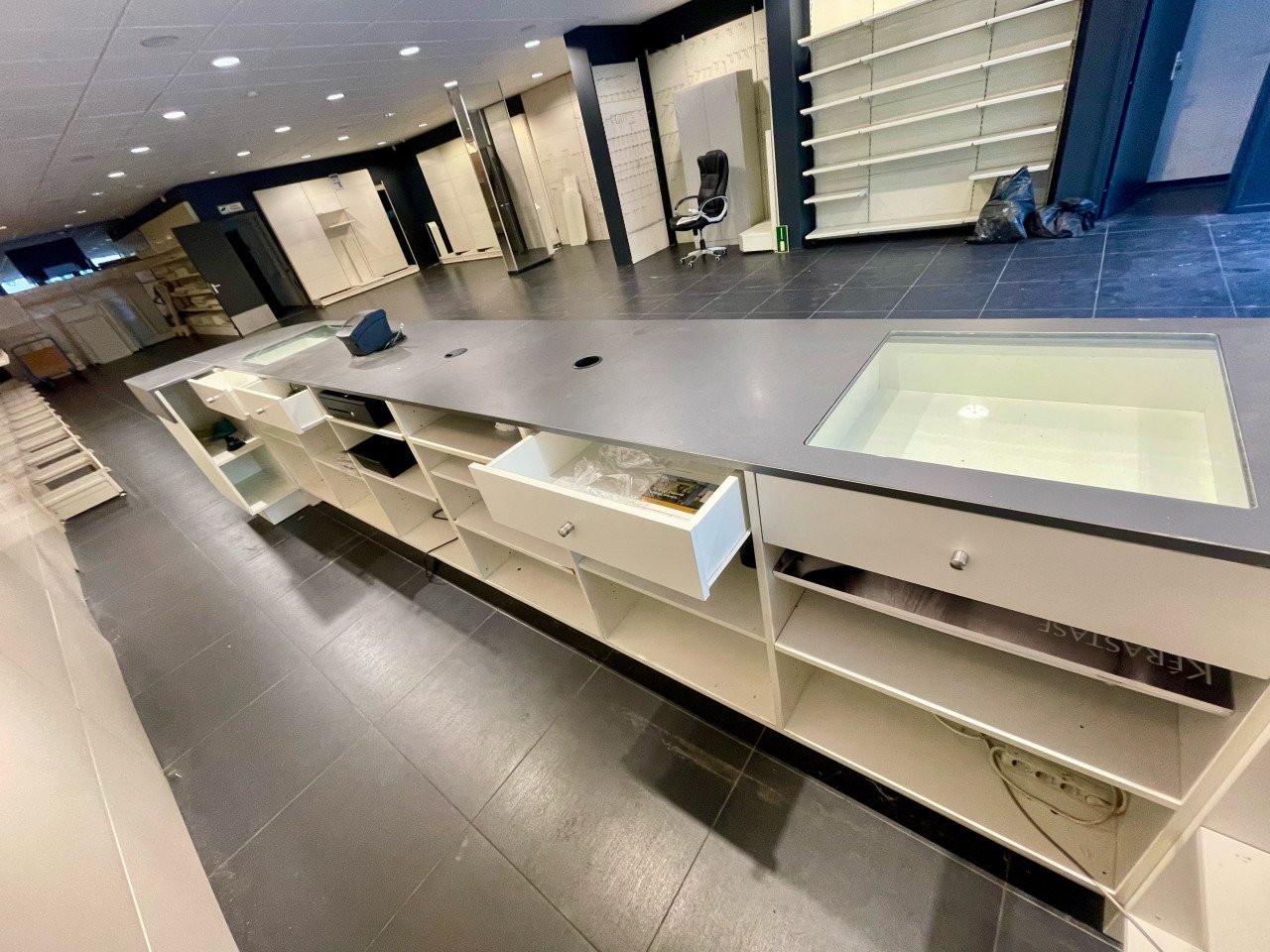 WINKEL BALIE
