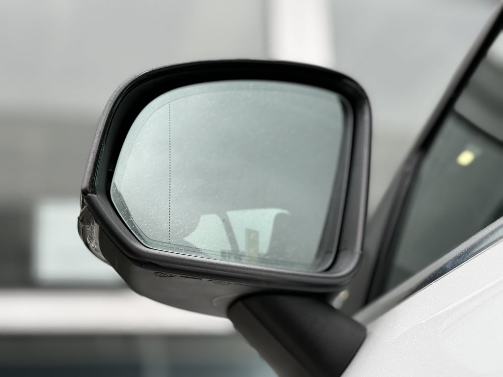 Volvo XC40 t5 262pk recharge business pro| navi| keyless| led| getint glas|