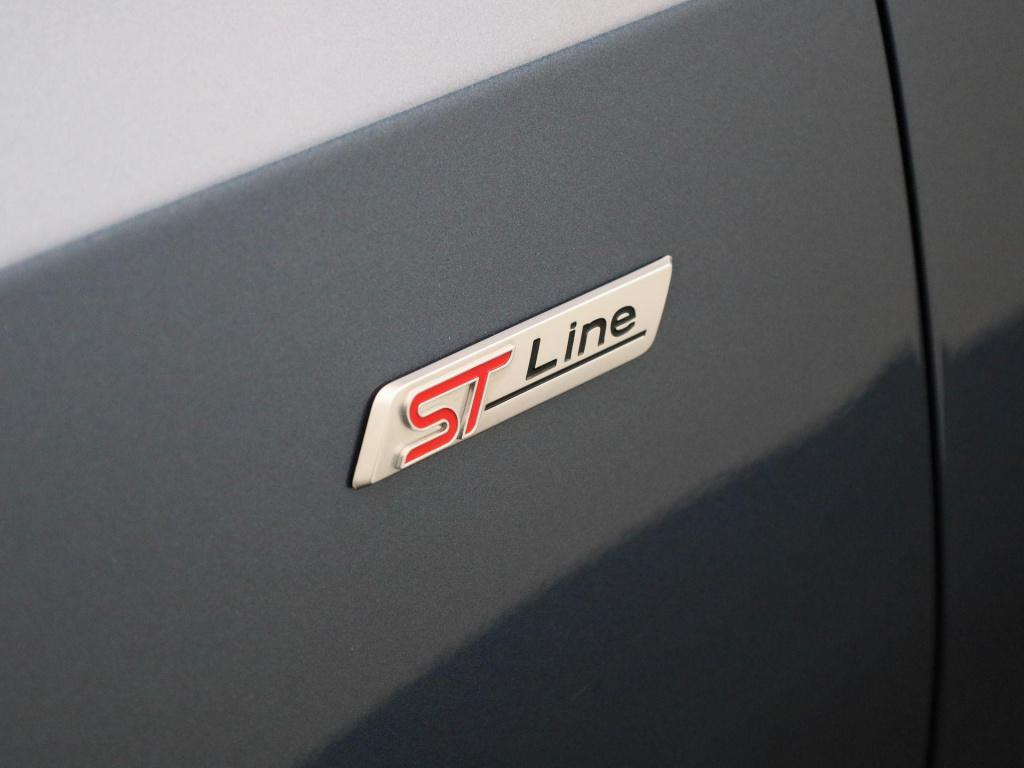 Ford Focus wagon 1.0 ecoboost hybrid st line x business trekhaak - all-weat