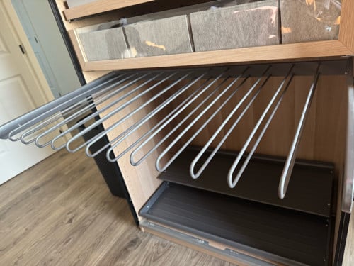 Broekenrek van IKEA 1 meter breed wegens verandering indeling