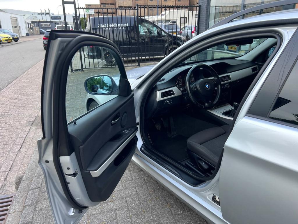 BMW 3-serie touring 318i business line