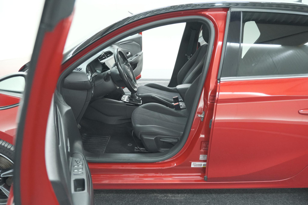 Opel Corsa 1.2 turbo 100 ultimate | panoramadak | camera | dodehoekdetectie