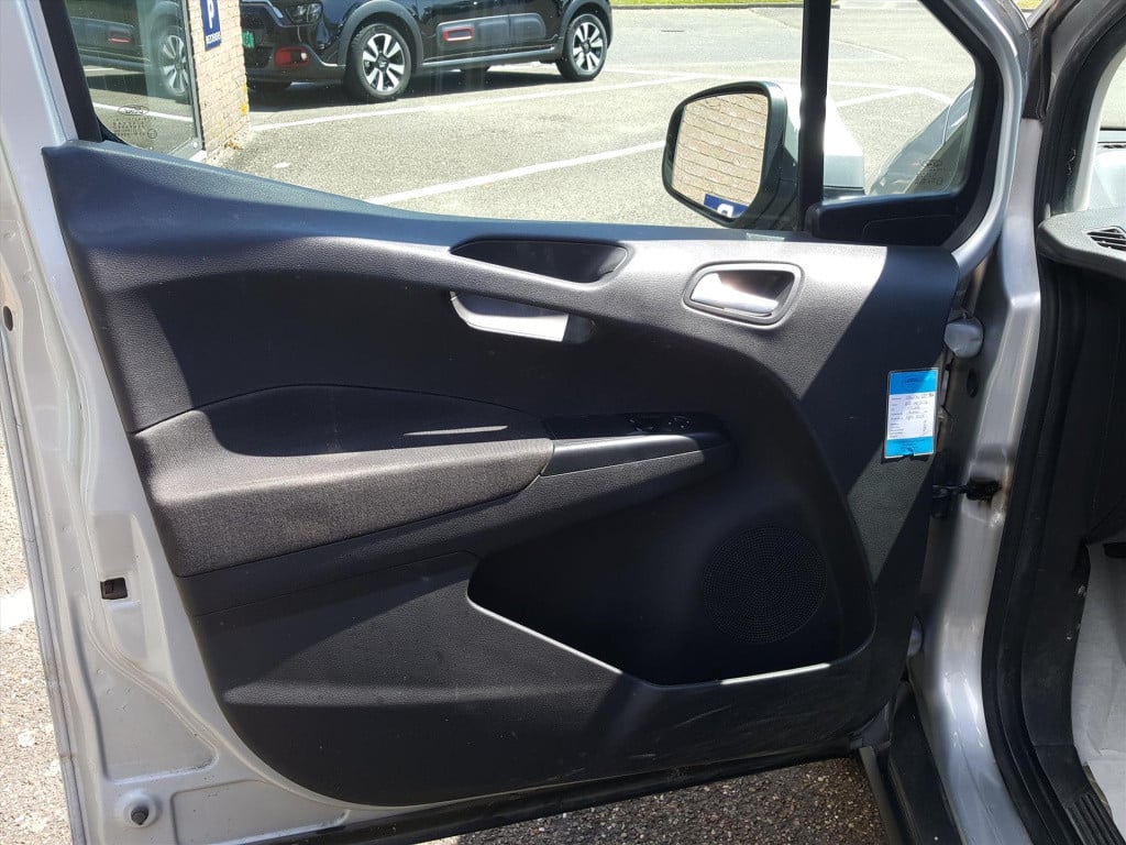 Ford Transit Courier gb trend 1.5 tdci duratorq 75pk s&s euro6 airco | trek