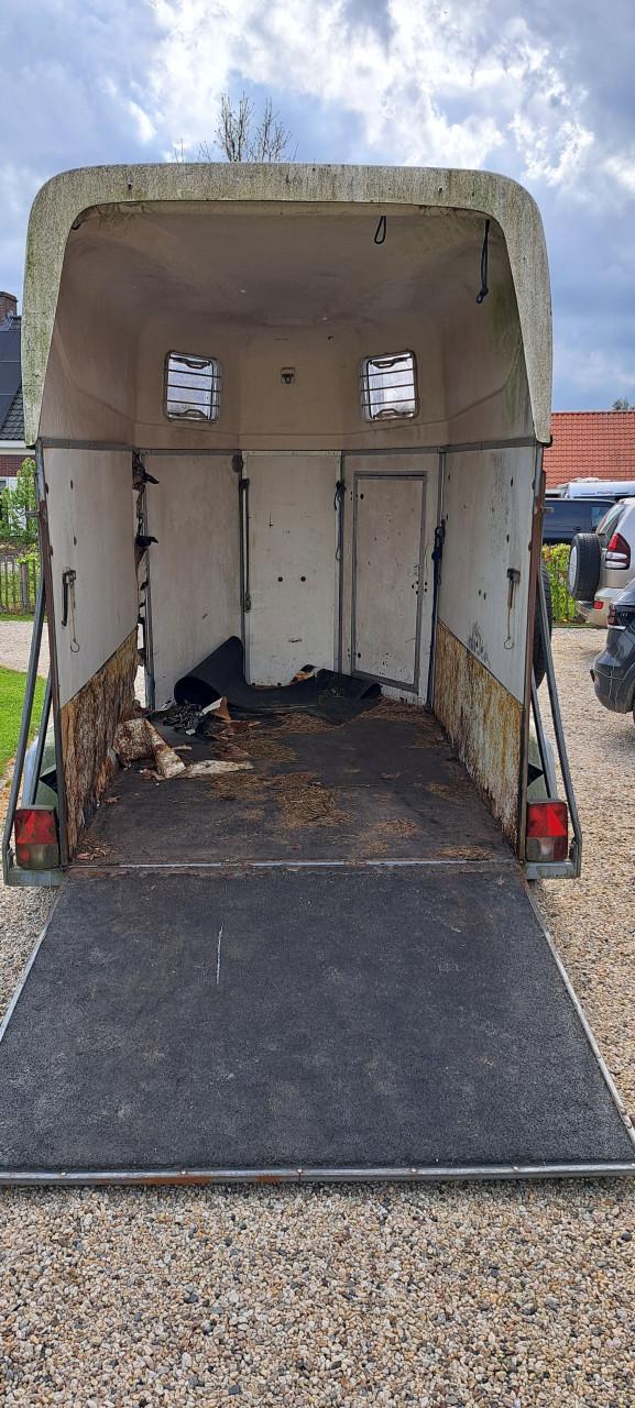 Paardentrailer, merk Sluis, 2-paards