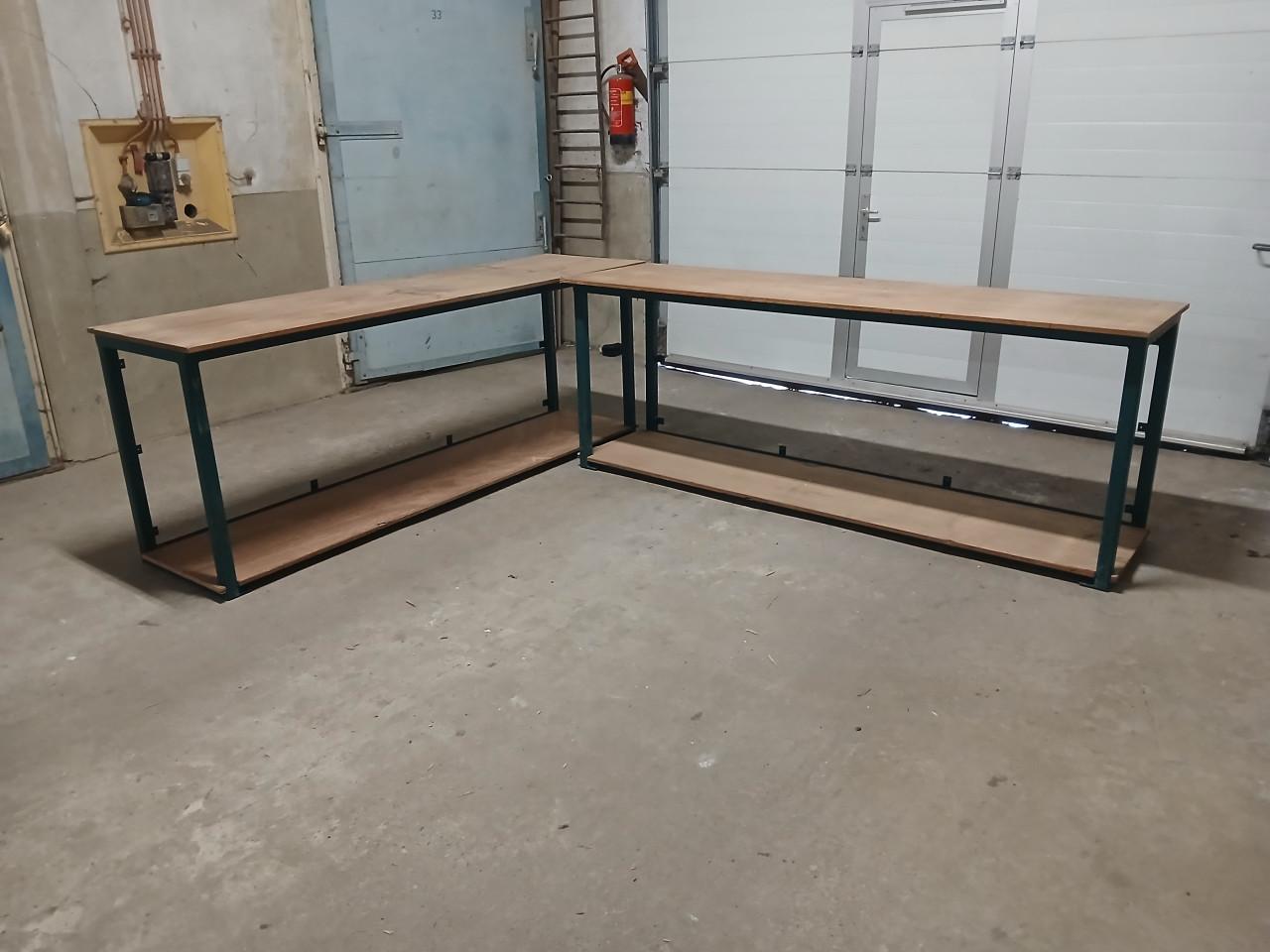 2x Werkbank, werktafel voor schuur garage of hobby tuin.