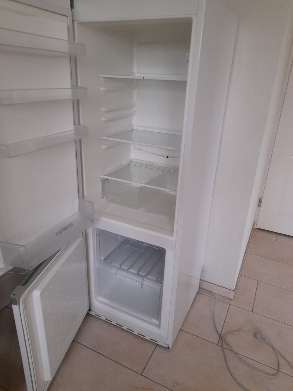 Siemens Koel-vries combinatie 60D x 55B x 155H (in goede staat)