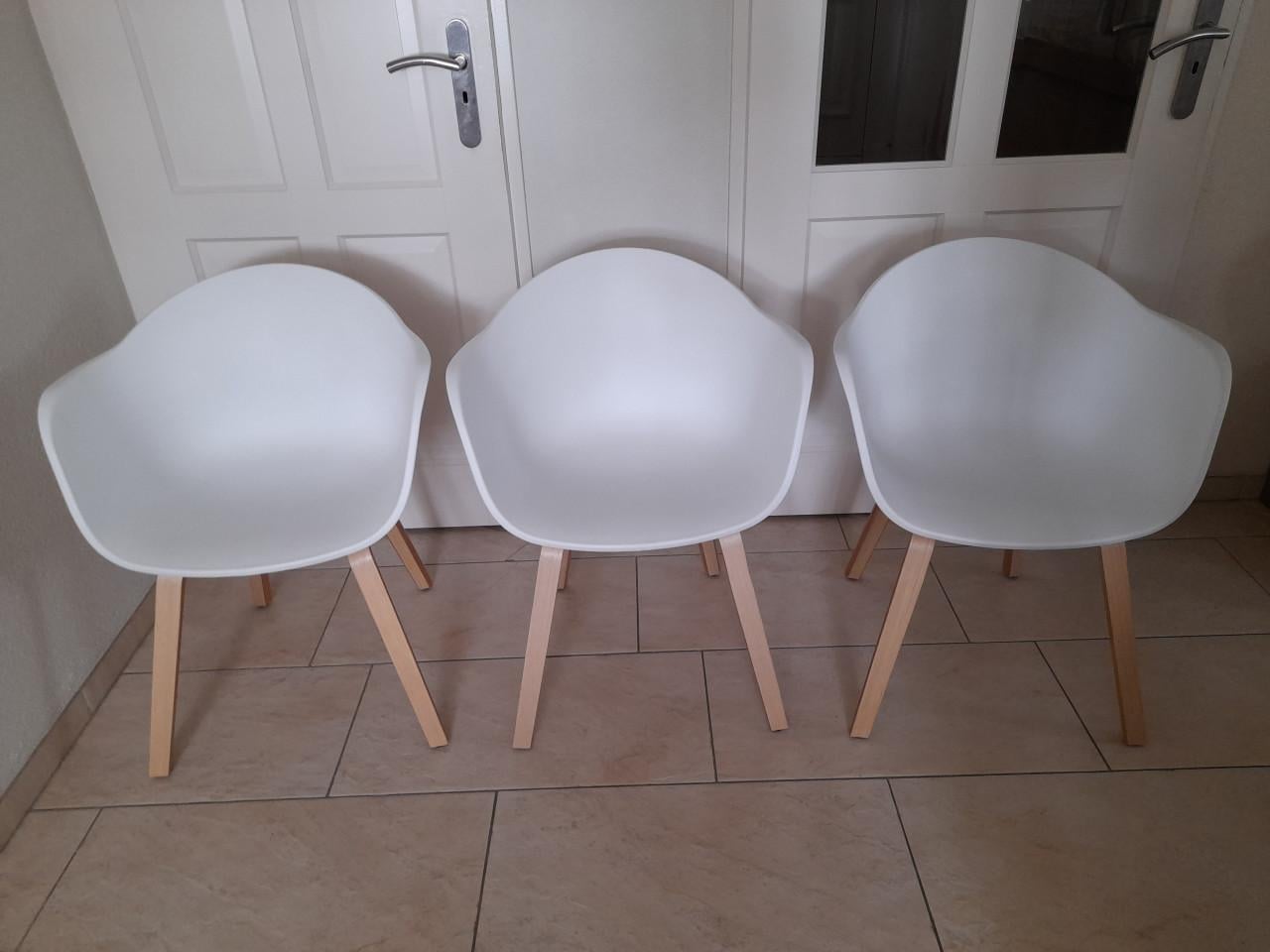 3 Leuke stoelen (z.g.a.n.)  €20 per stuk