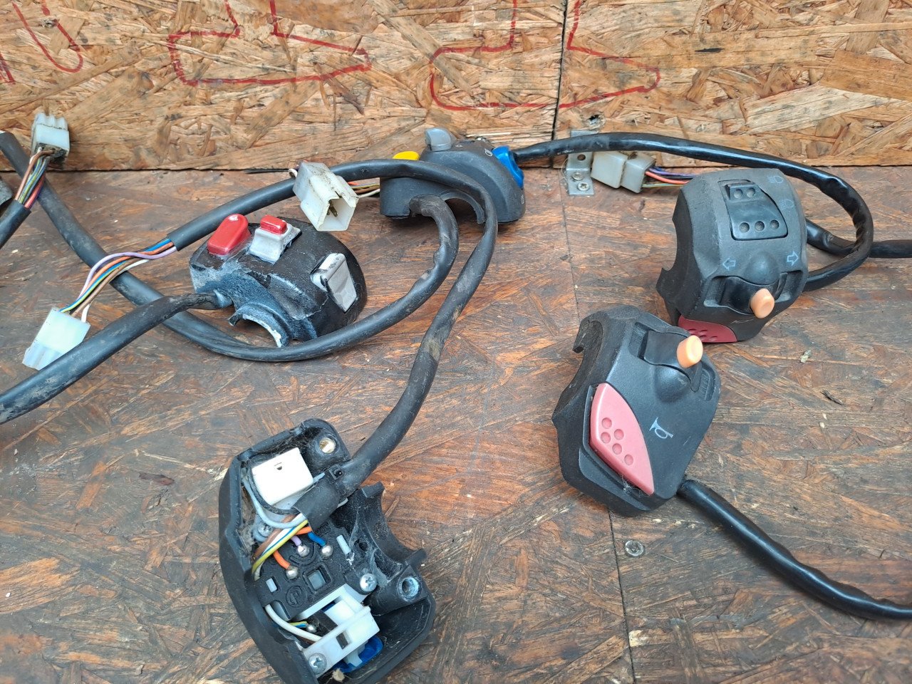 Te koop heel veel onderdelen peugeot vivacity