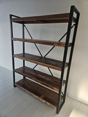 Mangohouten boekenkast