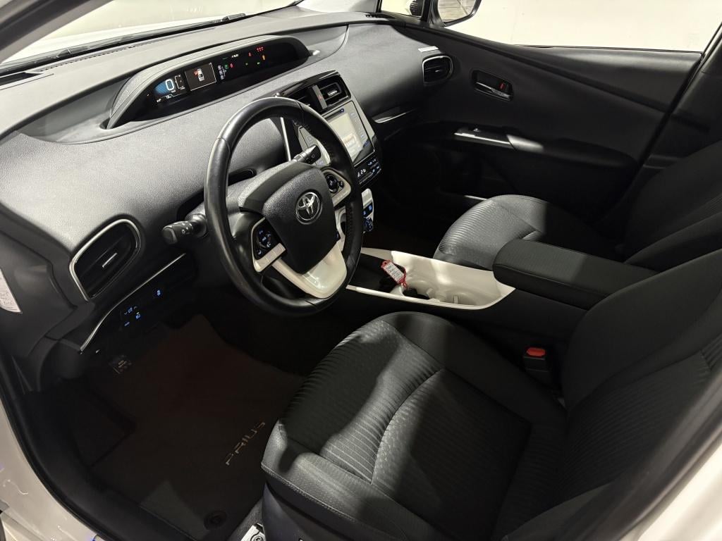 Toyota Prius 1.8 first edition | camera | bsm | pdc |