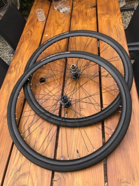 Nieuwe wielset racefiets voor schijfremmen