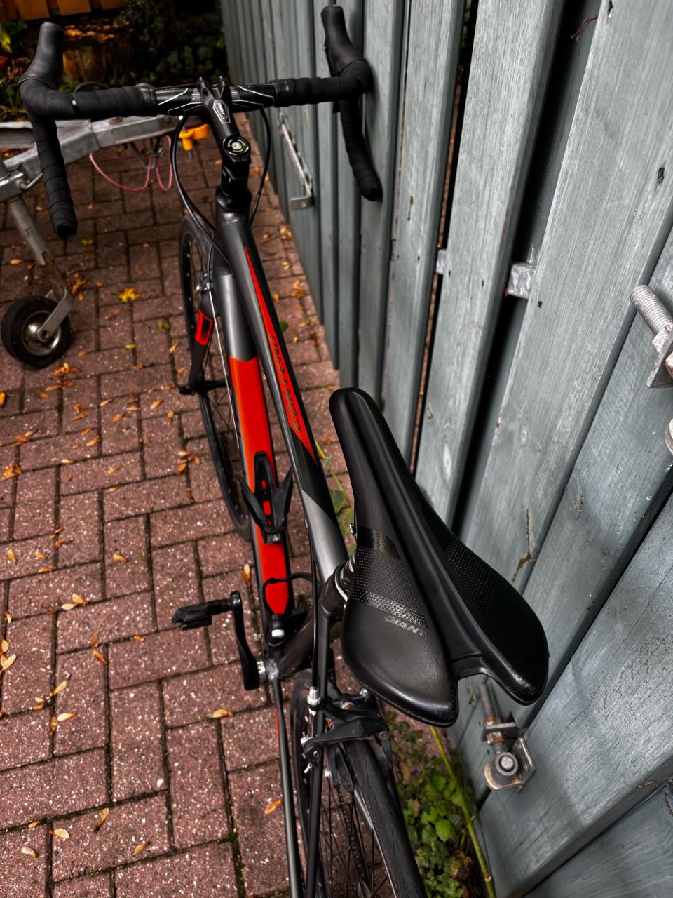 Giant Contend racefiets – grijs/oranje