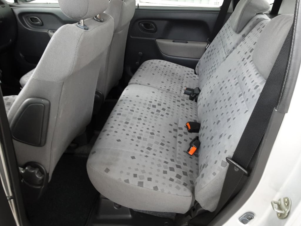 Opel Agila 1.2-16v elegance