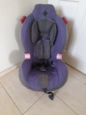 Autostoel 9 / 25 kg  (in goede staat )