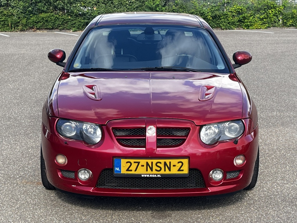 MG ZT 4.6 v8 260