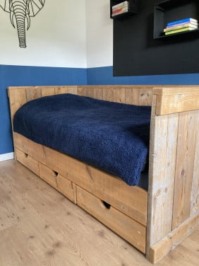 Tienerbed steiger hout