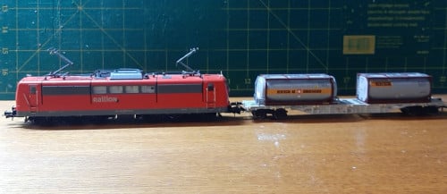 Digitale locomotief Roco en containerwagon