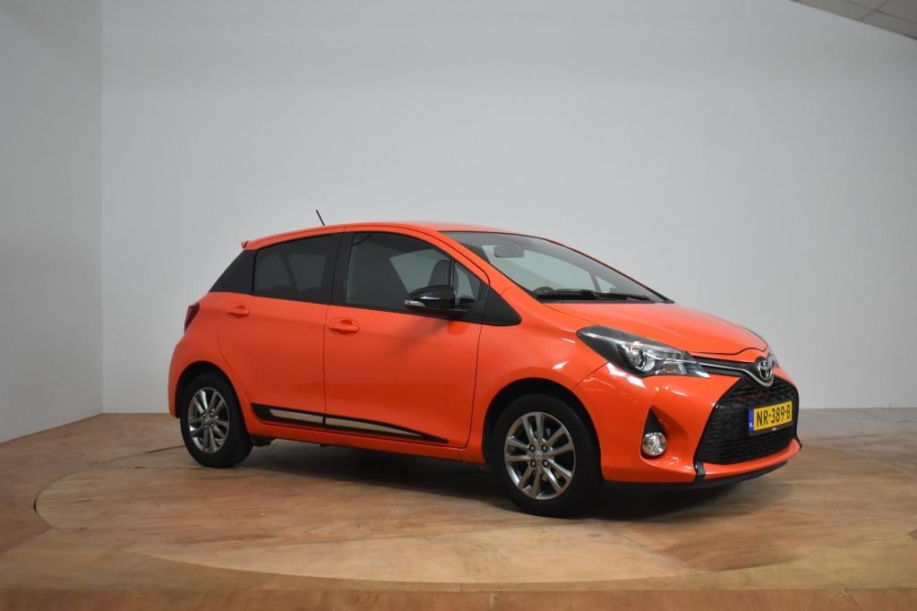 Toyota Yaris 1.3 vvt-i orange sport