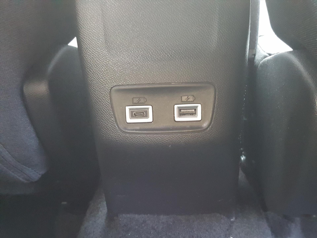 Peugeot 2008 allure 1.2 puretech 100pk navigatie | achteruitrijcamera | app