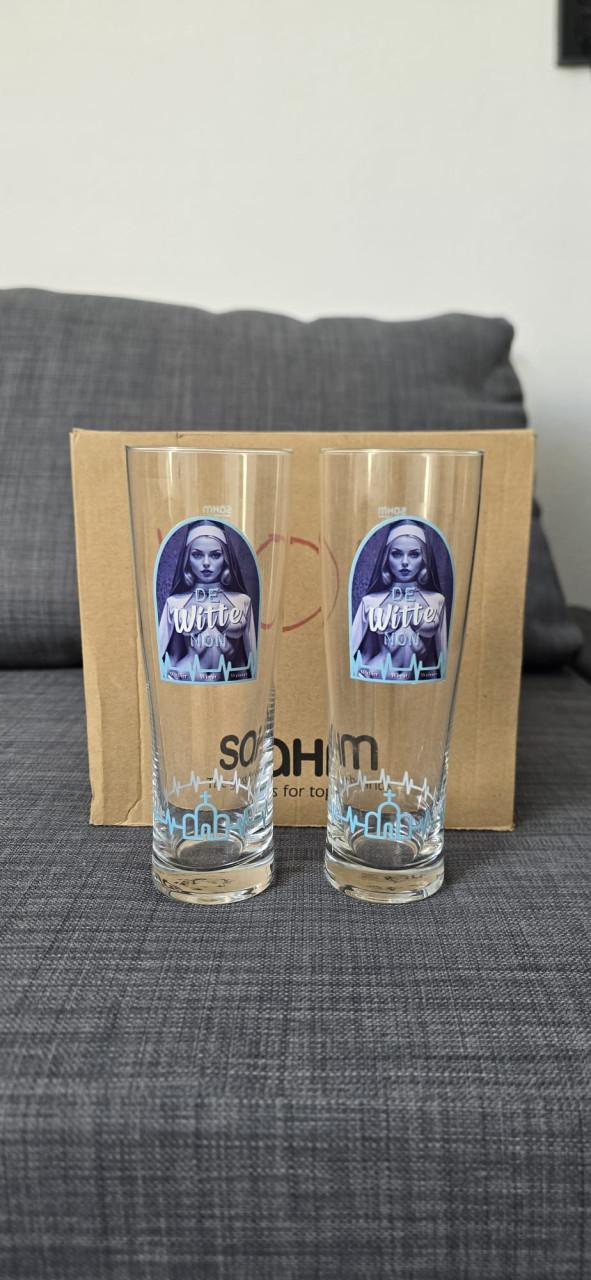 8 Bierglazen De witte non
