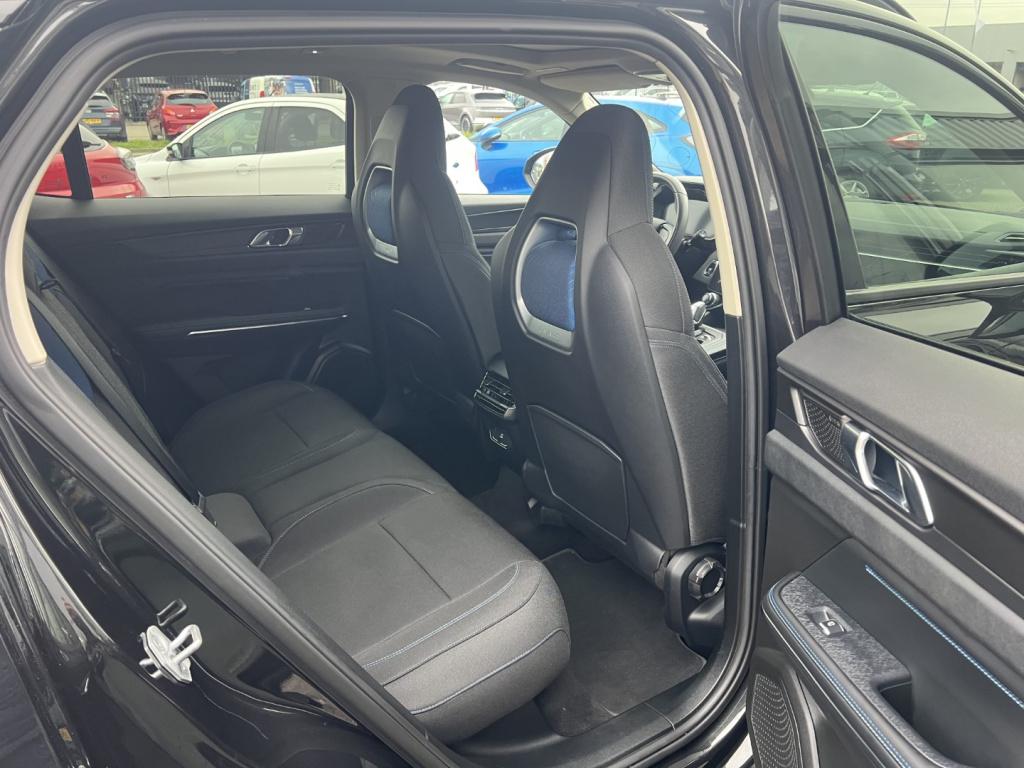 Lynk & Co 01 1.5 261pk plug in hybrid , black edition , zwarte velgen , pan