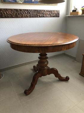 Antieke tafel