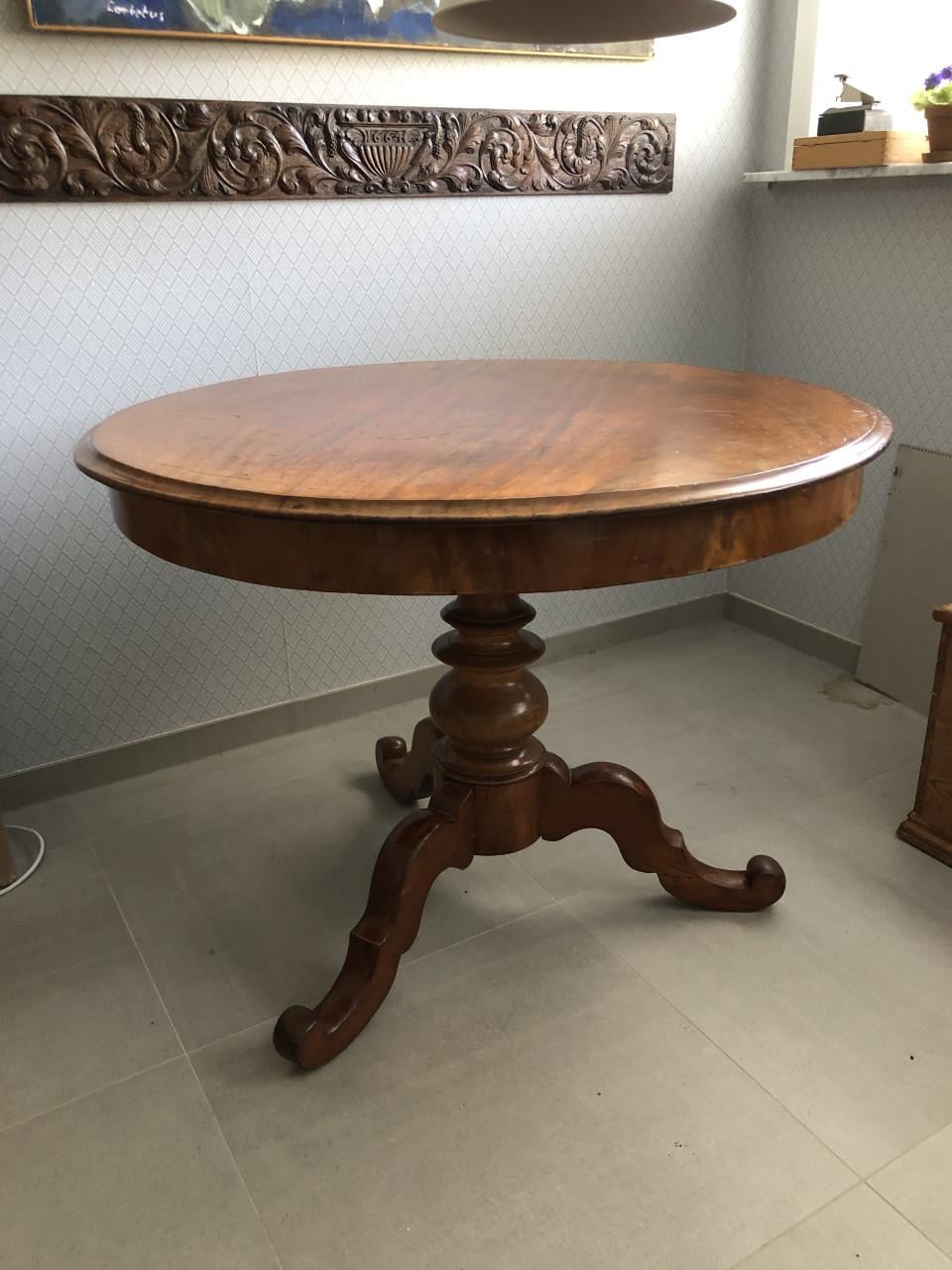 Antieke tafel
