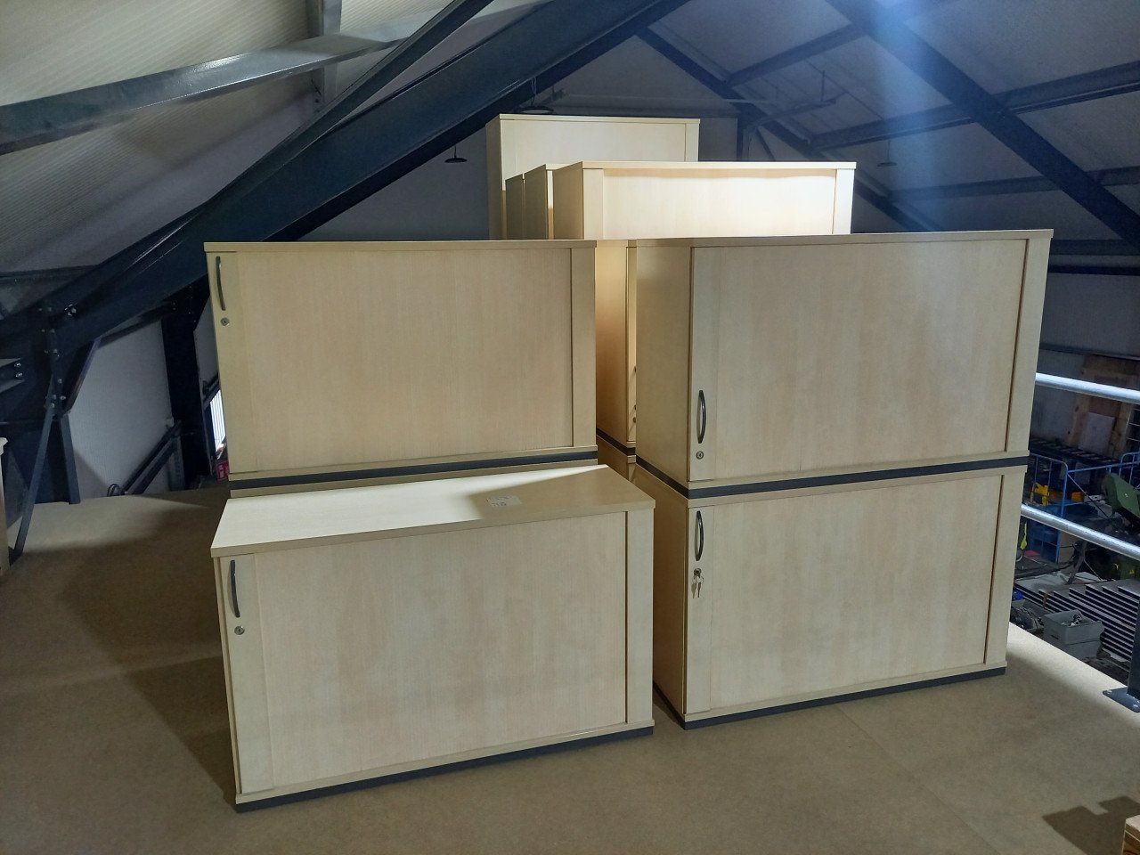 Roldeurkast archiefkast