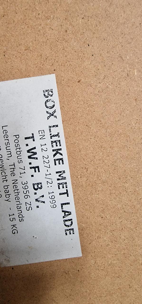 TWF Box Lieke zwart in hoogte verstelbaar inclusief boxlade 3 boxkleden