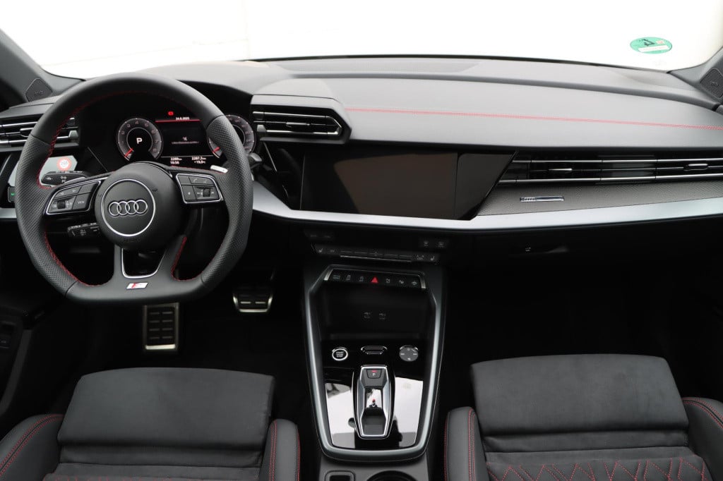 Audi A3 sportback 35 tsi s edition 150pk s-tronic | full options!
