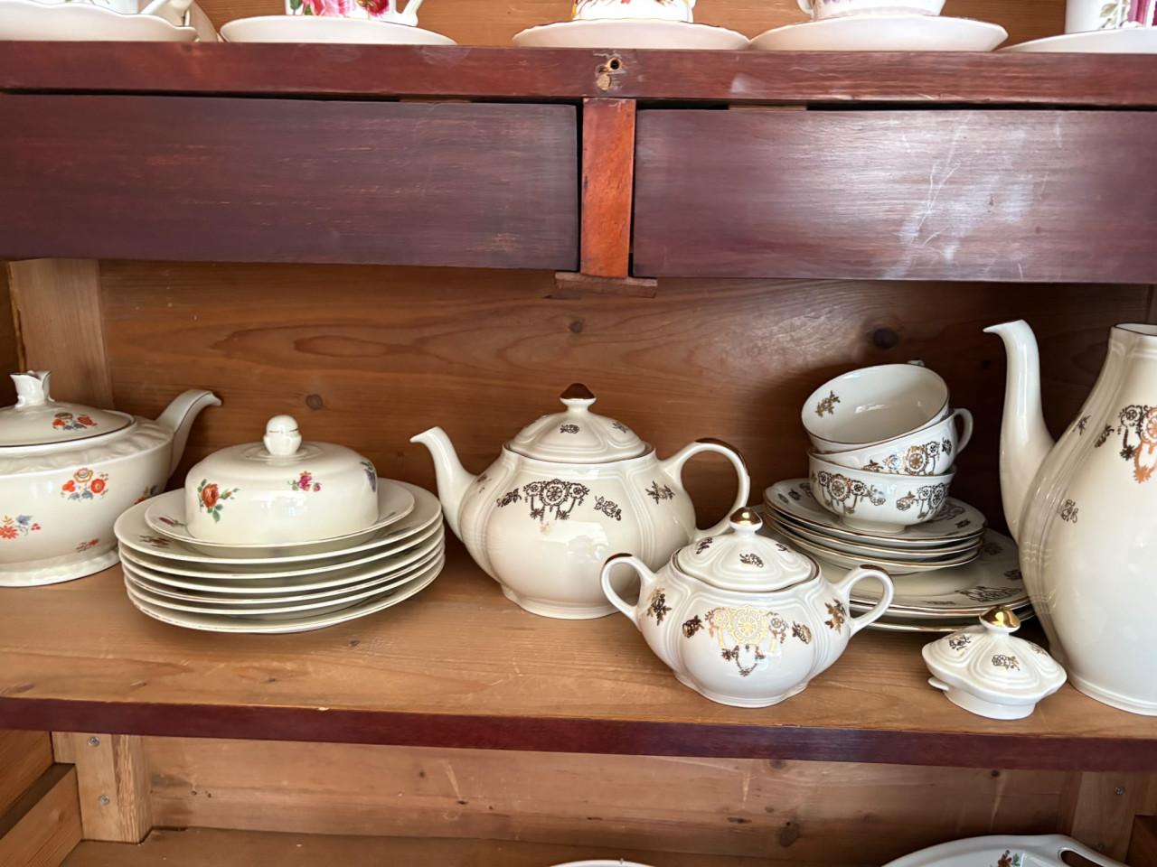 Antiek servies alles samen!
