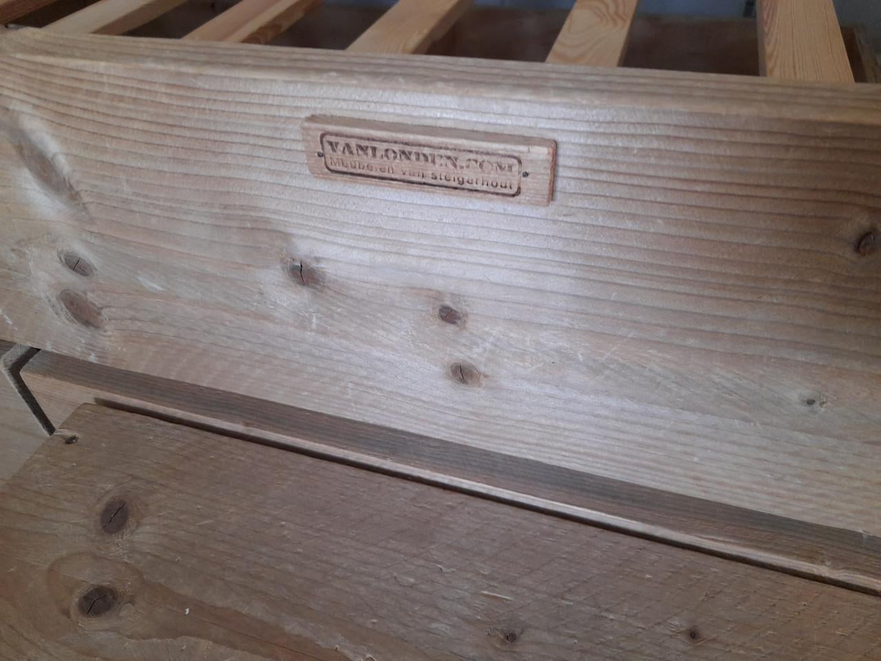 Van Londen steiger houten bed 90 x 200 met 3 laden (in goede nette staat )