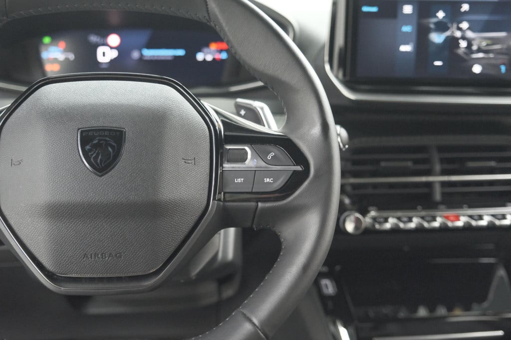 Peugeot 2008 puretech 130 eat8 allure | 360 camera | adaptieve cruise contr