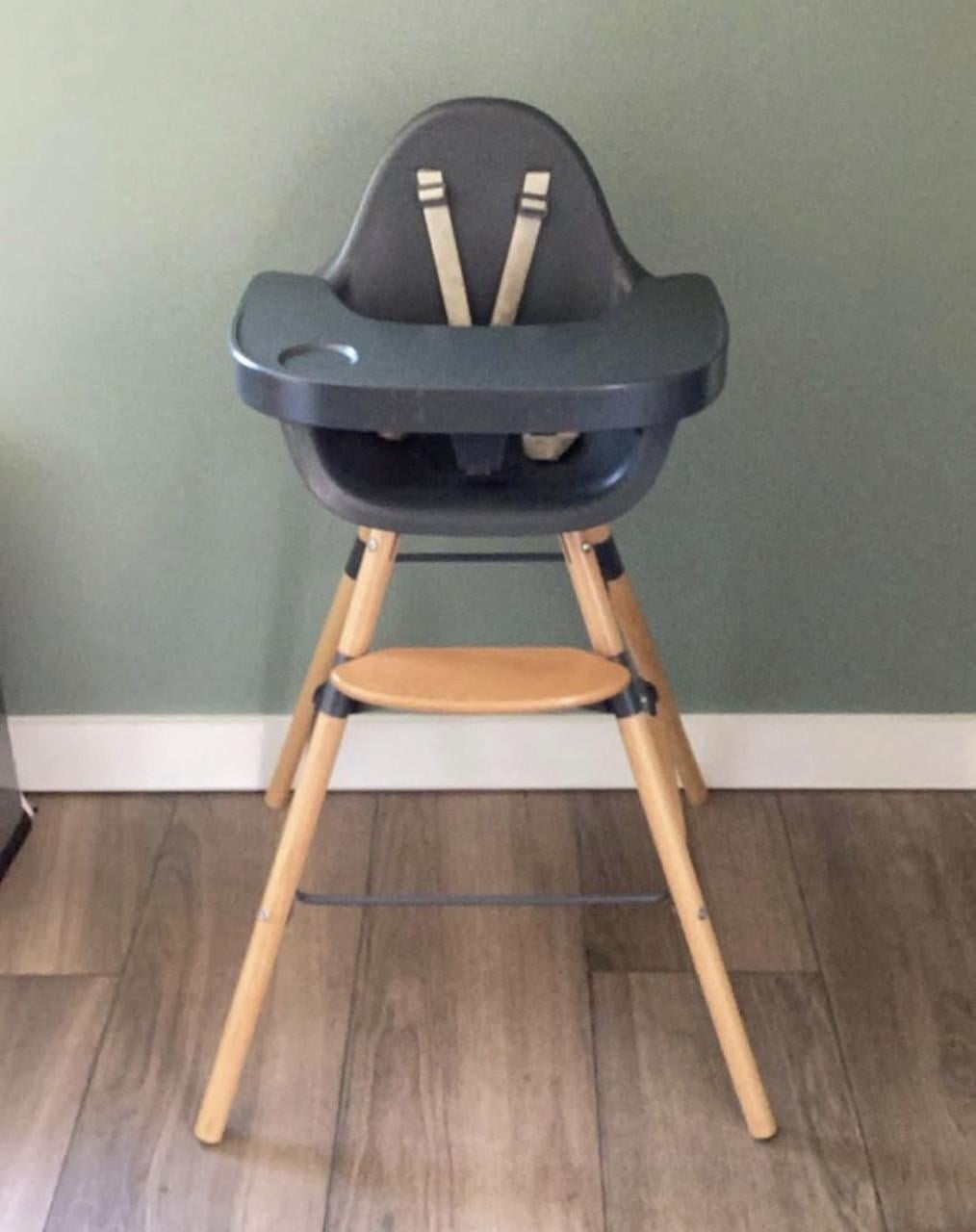 Kinderstoel( voor gewone tafel, bartafel en als los stoeltje)