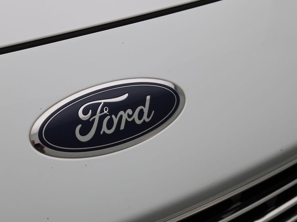 Ford Kuga 2.5 phev titanium | automaat | navigatie | trekhaak | navigatie |