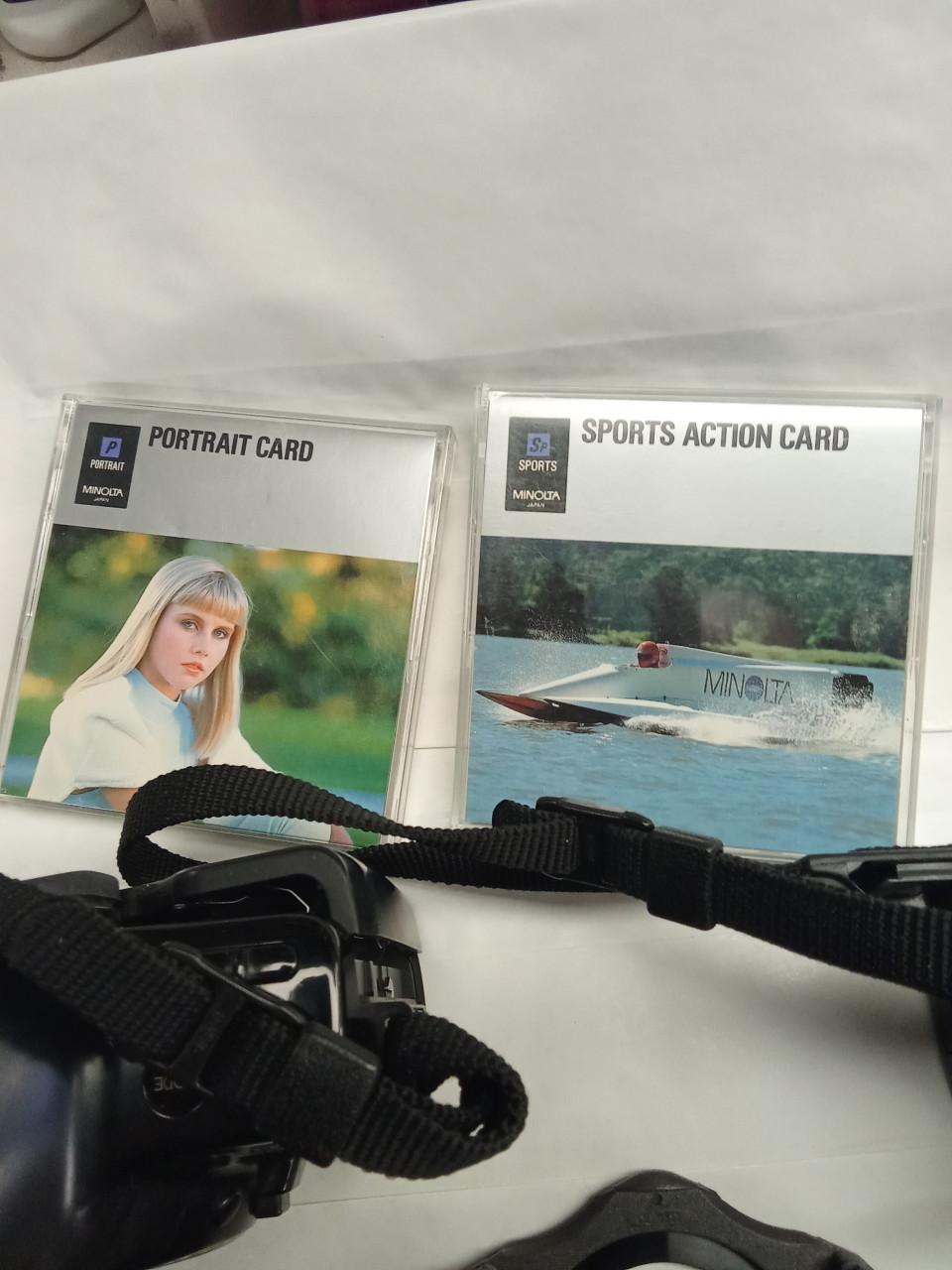 Minolta Dynax 7000i en 8000i met diverse objectieven en overige toebehoren