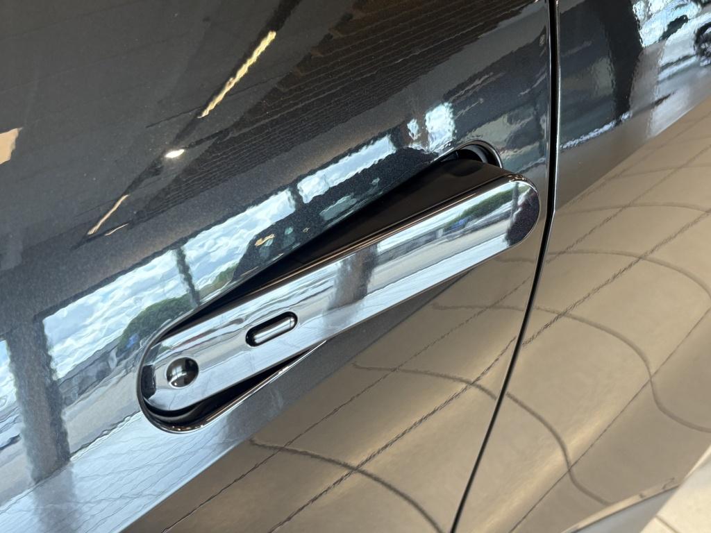 Toyota C-hr plug-in hybrid 220 black edition gr sport