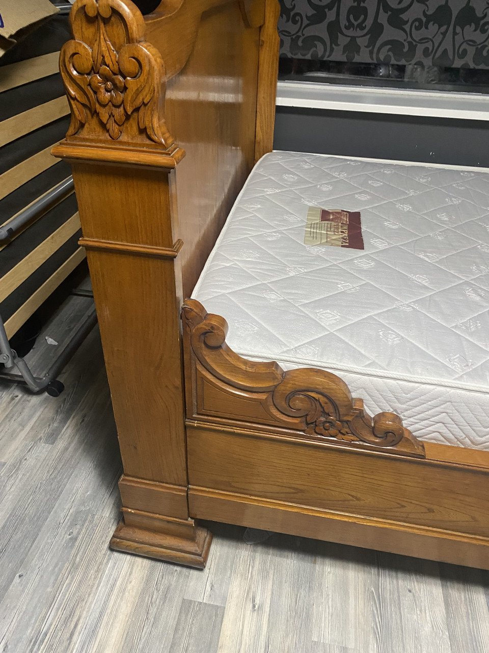 Antieke bed met goede matras