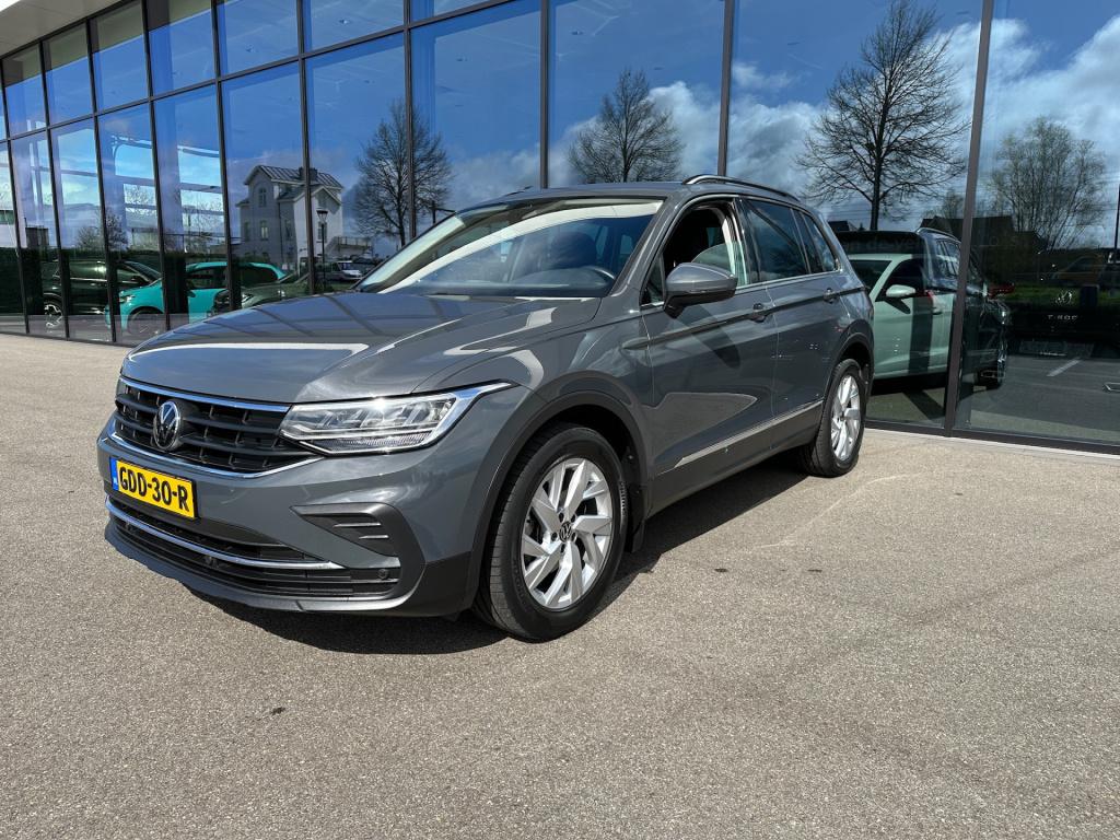 Volkswagen Tiguan 1.5 tsi 150pk dsg life | trekhaak | standkachel | ergo st