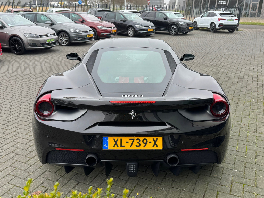 Ferrari 488 3.9 gtb hele * daytona seats * carbon driver zone * dealer onde