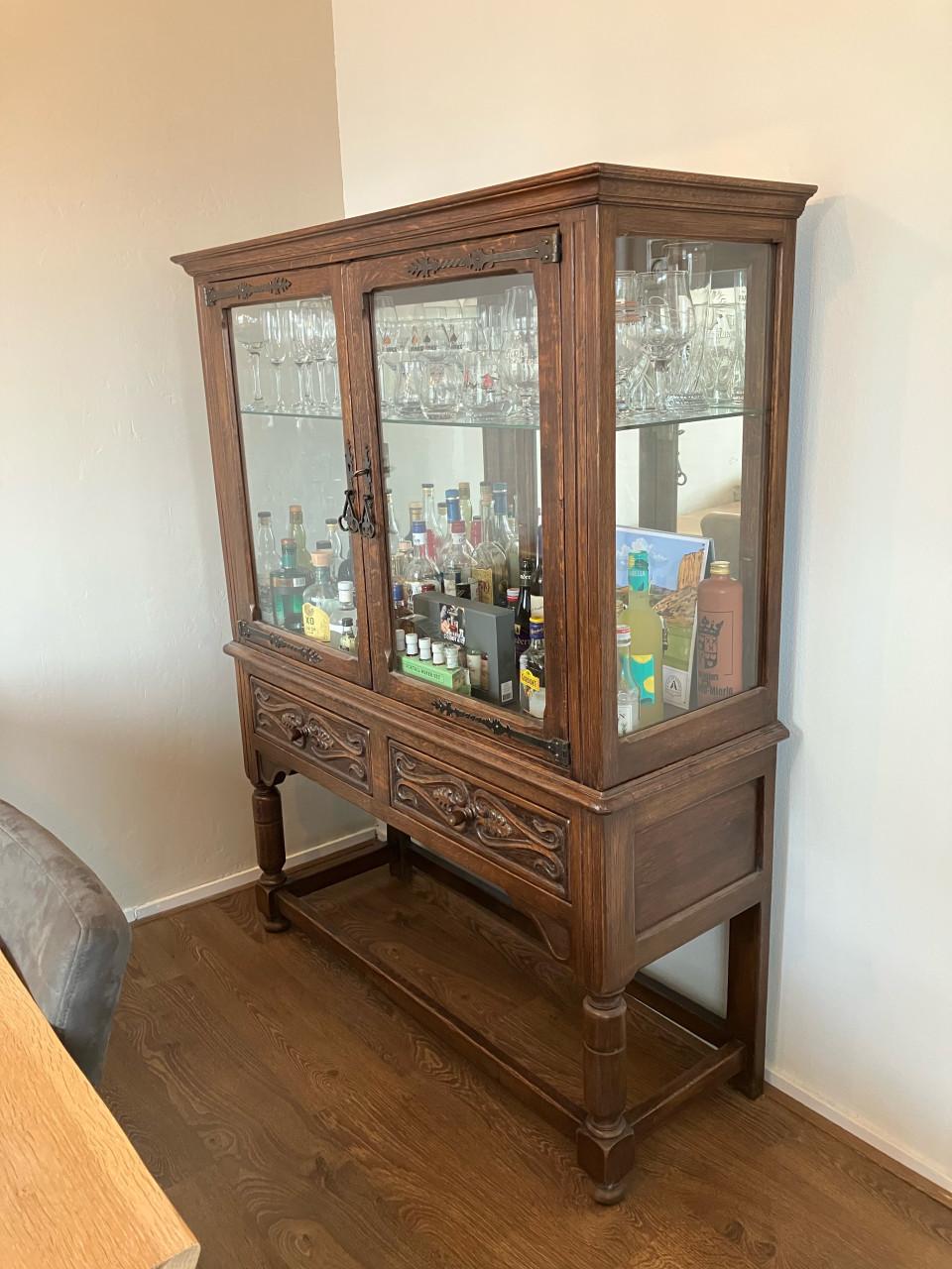 Antieke drankkast/vitrine