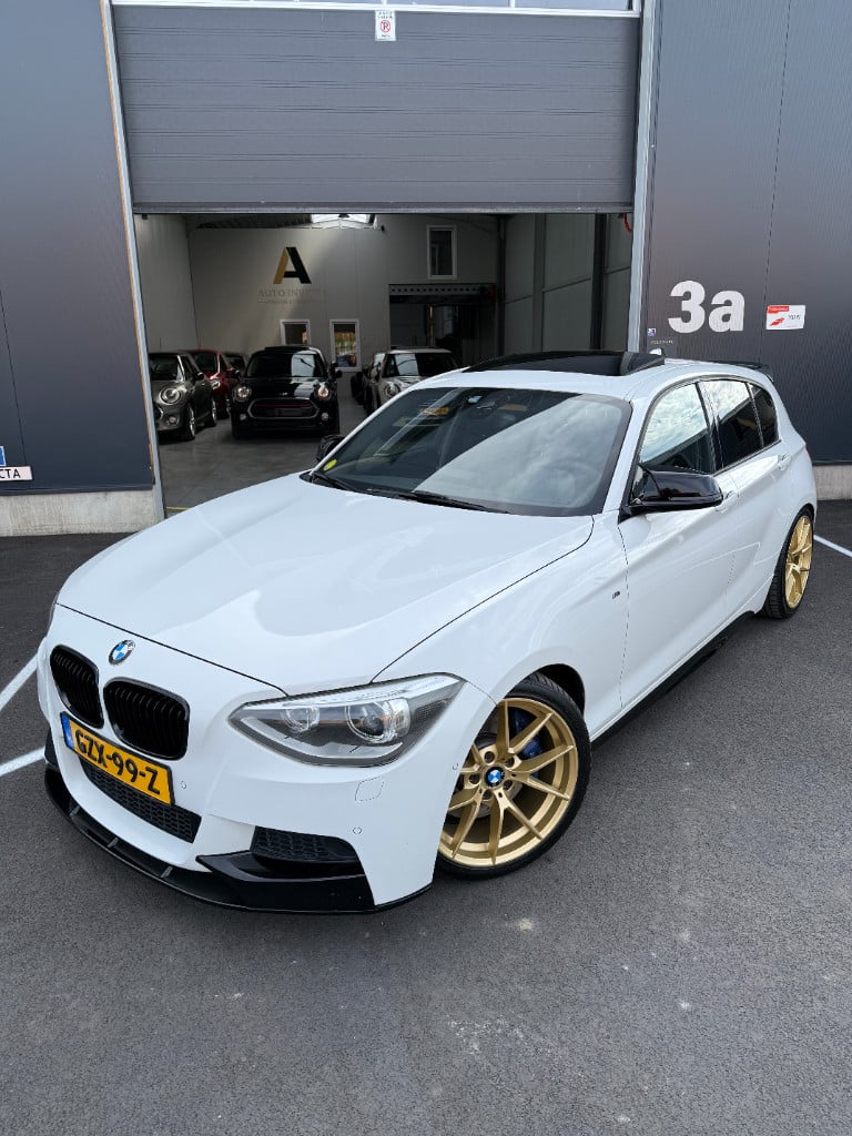 BMW 1 Serie 125d - m sport - nieuwe motor- full option!