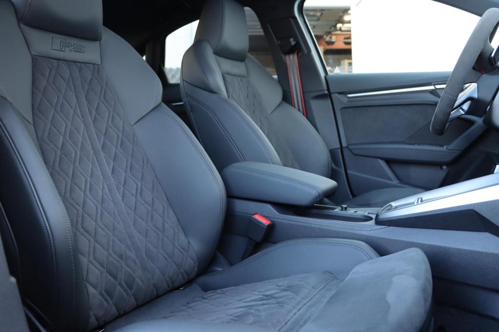 Audi Rs3 limousine 2.5 tfsi quattro | rs dynamic | keramisch | pano | bang 