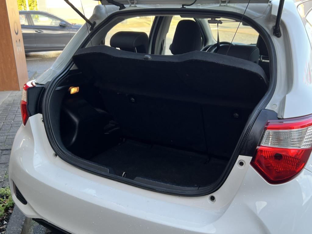 Toyota Yaris 1.5 vvt-i comfort | trekhaak | lm velgen | bluetooth | radio