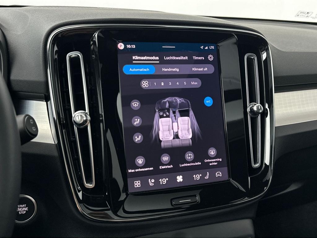 Volvo XC40 b4 197pk plus dark| camera| trekhaak| adap.cruise| h&k audio| pa