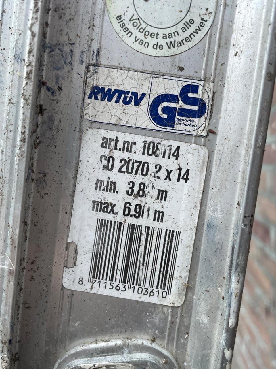Uitschuifbare ladder