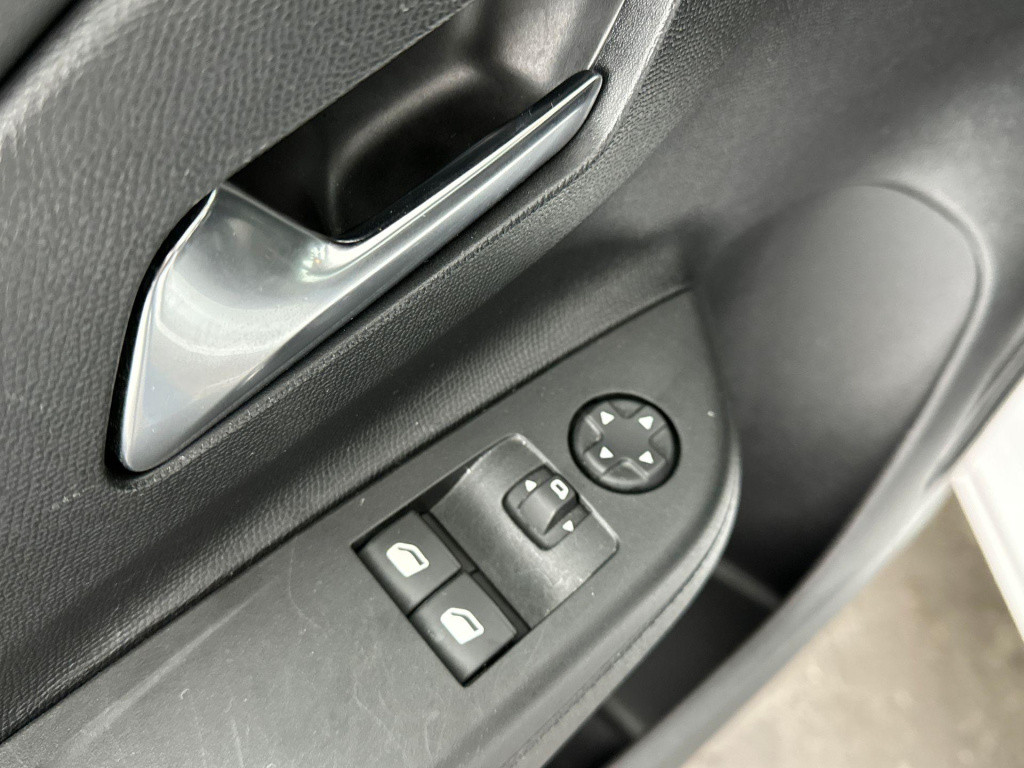 Opel Corsa 1.2 edition | airco | navigatie | parkeersensoren