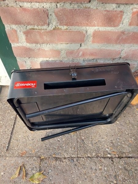 Compacte meeneem/ camping/ picknick barbecue
