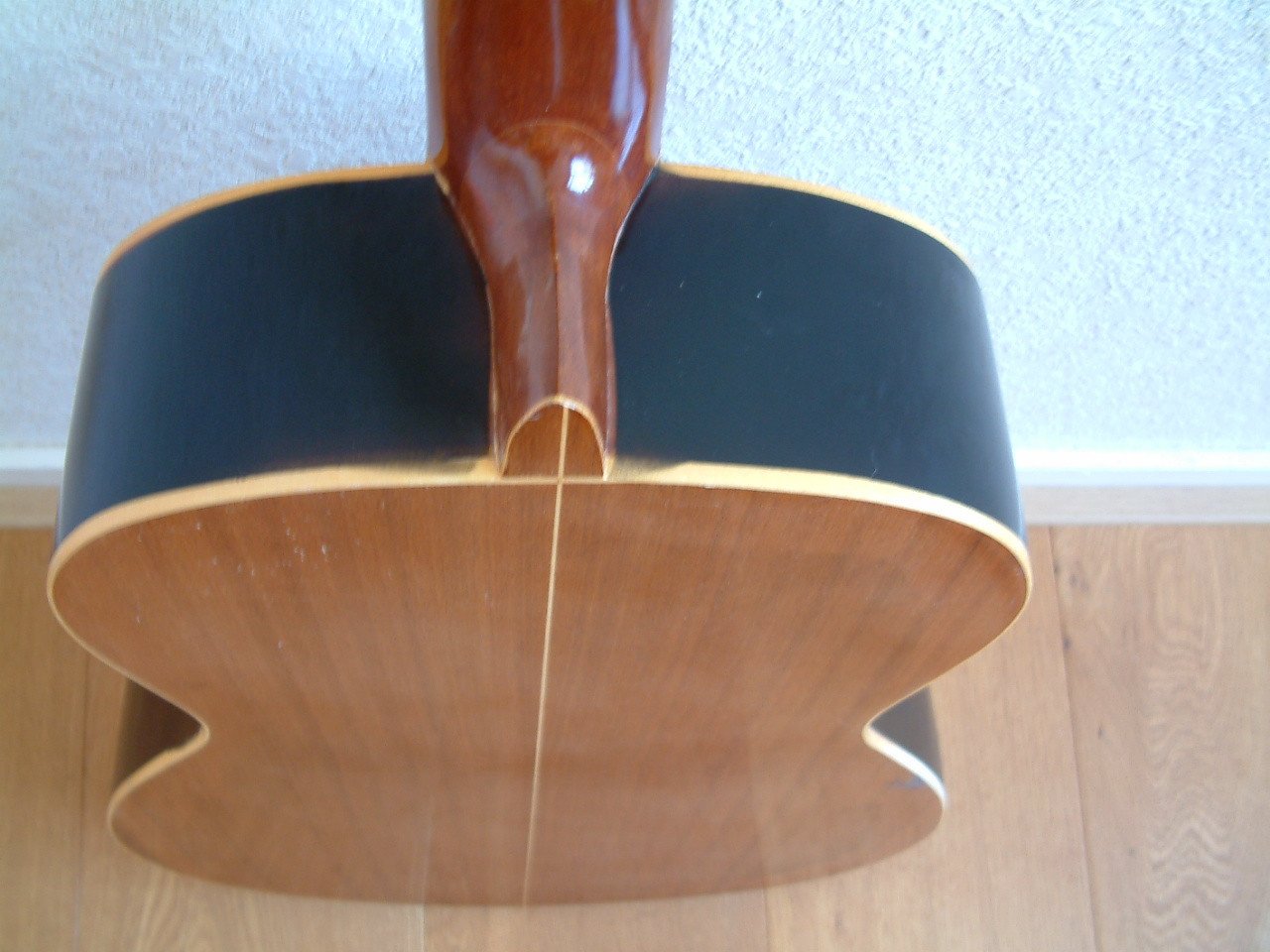 Licht gewicht klassiek gitaar met geweldige goede klank  met tas